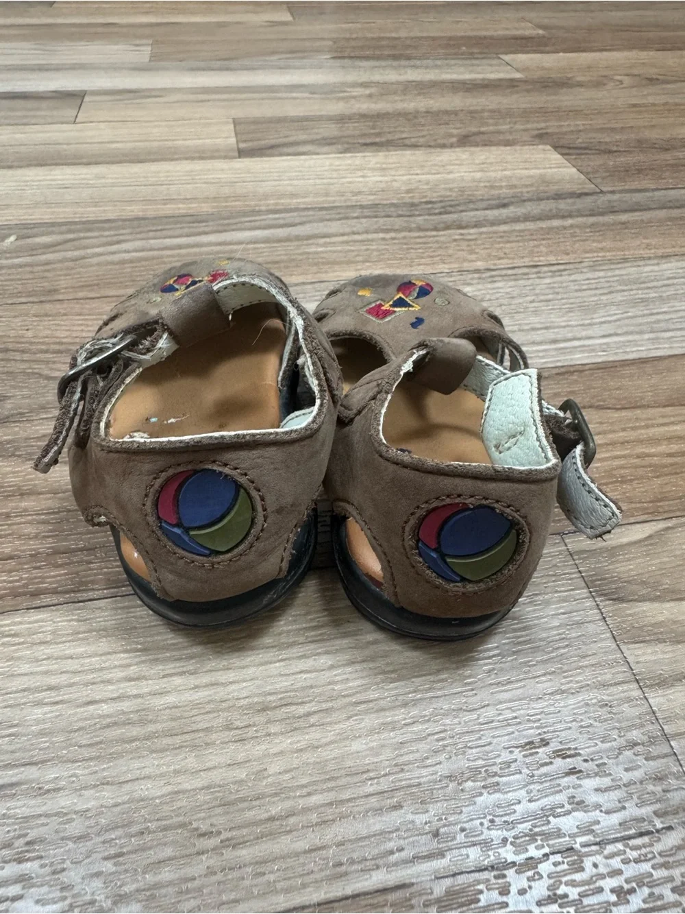 Munchkin Stride Rite Sz 4 Toddler Brown Leather Sandals with Colorful Embroidery